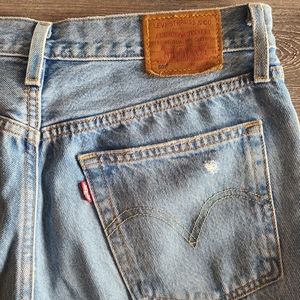 Authentic Levi's 501 High Waisted Jeans | 29W30L